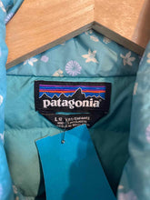Load image into Gallery viewer, Child Size 12 Patagonia Girl&#39;s Girl&#39;s Jacket
