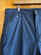 Load image into Gallery viewer, Size 38x30 Gerry Men's Pants
