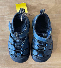 Load image into Gallery viewer, Keen Sandals
