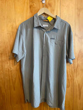 Load image into Gallery viewer, Size XL Columbia Men's Short Sleeve Shirt

