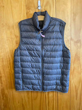 Load image into Gallery viewer, Size L Eddie Bauer Men's Vest
