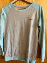 Load image into Gallery viewer, Size Small Patagonia Sand Women's Long Sleeve Shirt
