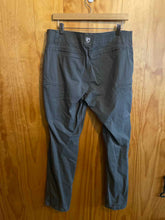 Load image into Gallery viewer, Size 33x32 Kuhl Men's Pants
