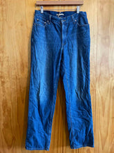 Load image into Gallery viewer, Size 31x32 LL Bean Men's Jeans
