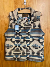 Load image into Gallery viewer, Size M Bear Ridge Outfitters Cream Women&#39;s Vest
