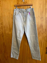 Load image into Gallery viewer, Size 34 Wrangler Men&#39;s Jeans
