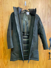 Load image into Gallery viewer, Women Size 8 Lululemon Green Women's Winter Jacket
