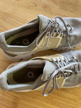 Load image into Gallery viewer, Women&#39;s Shoe Size 8 On Cloud Grey Running Shoes
