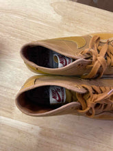 Load image into Gallery viewer, Shoe Size 6.5 Nike Tan Casual Shoes
