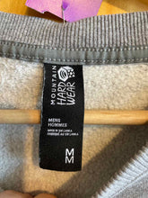 Load image into Gallery viewer, Size Medium Mountain Hardwear Men's Sweater &amp; Sweatshirt
