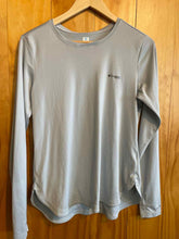 Load image into Gallery viewer, Size M Columbia Men's Long Sleeve Shirt

