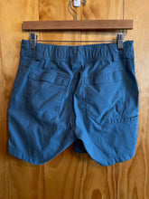 Load image into Gallery viewer, Size 6 Duluth Trading Blue Women's Shorts
