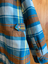 Load image into Gallery viewer, Size XL Duluth Trading Blue Women's Flannel
