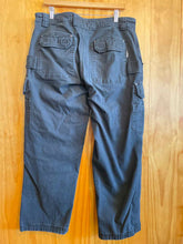 Load image into Gallery viewer, Size 36 Duluth Trading Men's Pants
