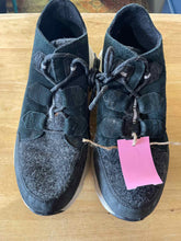 Load image into Gallery viewer, Women's Shoe Size 8.5 Sorel Black Casual Shoes
