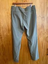 Load image into Gallery viewer, Size 36 Oakley Men&#39;s Pants
