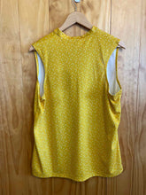 Load image into Gallery viewer, Size XL Nike Yellow Sleeveless Shirt
