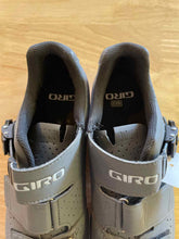 Load image into Gallery viewer, Mens Size 11 Giro Cycling
