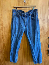 Load image into Gallery viewer, Size 40x32 Levi Men&#39;s Pants
