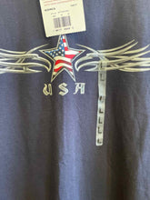 Load image into Gallery viewer, Size Large Hanes Men's Short Sleeve Shirt
