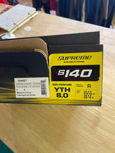 Load image into Gallery viewer, Bauer 8 Ice Skates
