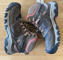 Load image into Gallery viewer, Shoe Size 8 Keen Brown Hiking Boots
