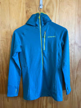 Load image into Gallery viewer, Size XS Patagonia Teal Women&#39;s Fleece Sweatshirt
