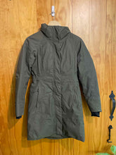 Load image into Gallery viewer, Women Size XS The North Face Green Women&#39;s Winter Jacket
