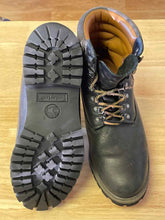 Load image into Gallery viewer, 9.5 Timberland Men's Boots
