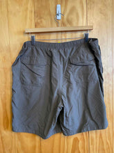 Load image into Gallery viewer, Size Large Duluth Trading Men's Shorts
