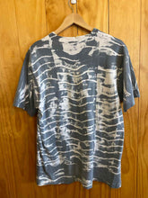 Load image into Gallery viewer, Size Large Fruit of the Loom Men's Short Sleeve Shirt
