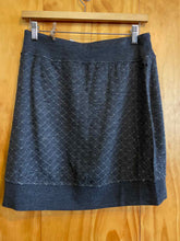 Load image into Gallery viewer, Size Medium Ice Breaker Grey Skirt
