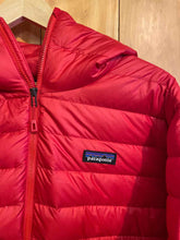 Load image into Gallery viewer, Size Large Patagonia Men's Jacket
