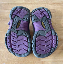 Load image into Gallery viewer, Keen Sandals
