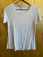 Load image into Gallery viewer, Size Medium Free Fly Pink Women's Short Sleeve Shirt
