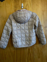 Load image into Gallery viewer, Child Size Medium The North Face Girl&#39;s Jacket
