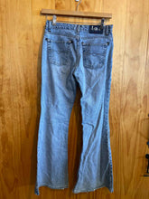 Load image into Gallery viewer, Size 9 LOI Blue Women's Jeans

