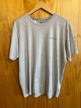 Load image into Gallery viewer, Size Large Columbia Men's Short Sleeve Shirt
