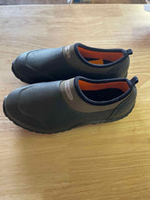 Load image into Gallery viewer, Women's Shoe Size 8 Muck Boot Co. Black Shoes
