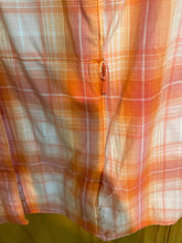 Load image into Gallery viewer, Size M Duluth Trading Salmon Women&#39;s Flannel
