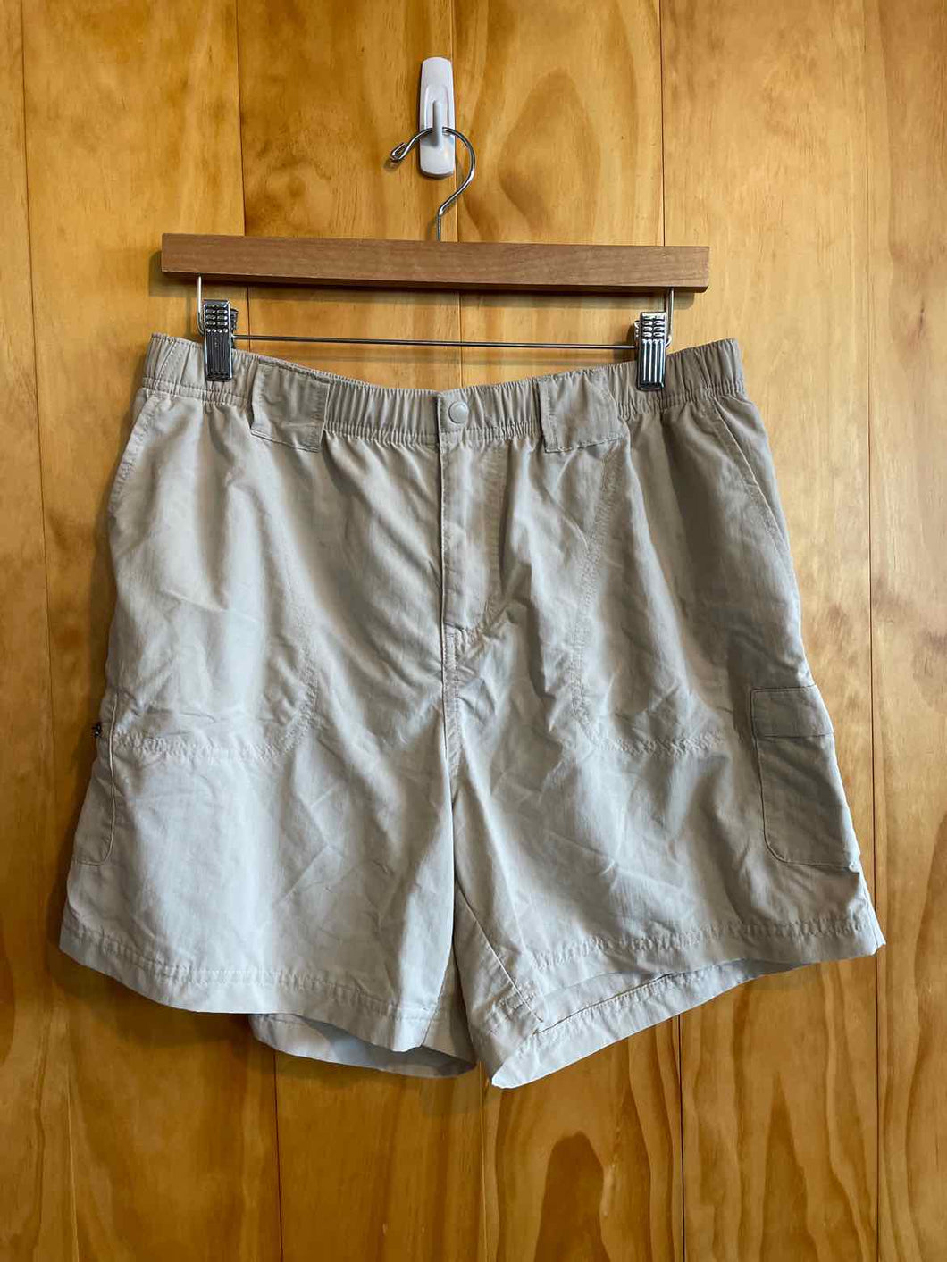 Size Medium Columbia Tan Women's Shorts