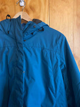 Load image into Gallery viewer, Women Size Large L.L. Bean Blue Women&#39;s Winter Jacket
