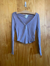 Load image into Gallery viewer, Size XS Free People Purple Women&#39;s Long Sleeve Shirt
