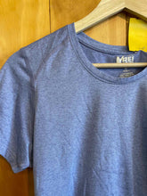 Load image into Gallery viewer, Size M REI Purple Women's Short Sleeve Shirt
