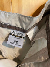 Load image into Gallery viewer, Size Small Columbia Tan Women's Zip-off Hiking Pants
