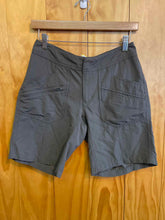Load image into Gallery viewer, Size 2 REI Grey Women's Shorts
