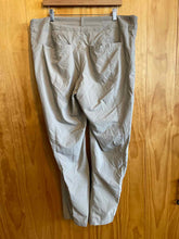 Load image into Gallery viewer, Size 38 North Face Men&#39;s Pants
