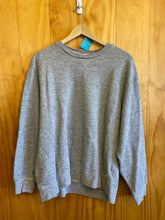 Load image into Gallery viewer, Size Large Weatherproof Grey Women&#39;s Sweater &amp; Sweatshirt
