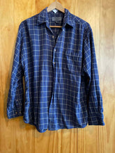 Load image into Gallery viewer, Size Large Bay Area Traders Men's Flannel
