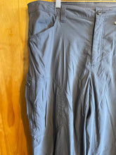 Load image into Gallery viewer, Size 36 Eddie Bauer Men's Pants
